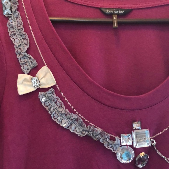 Daisy Fuentes Embellished Women’s Tee! - Picture 2 of 6